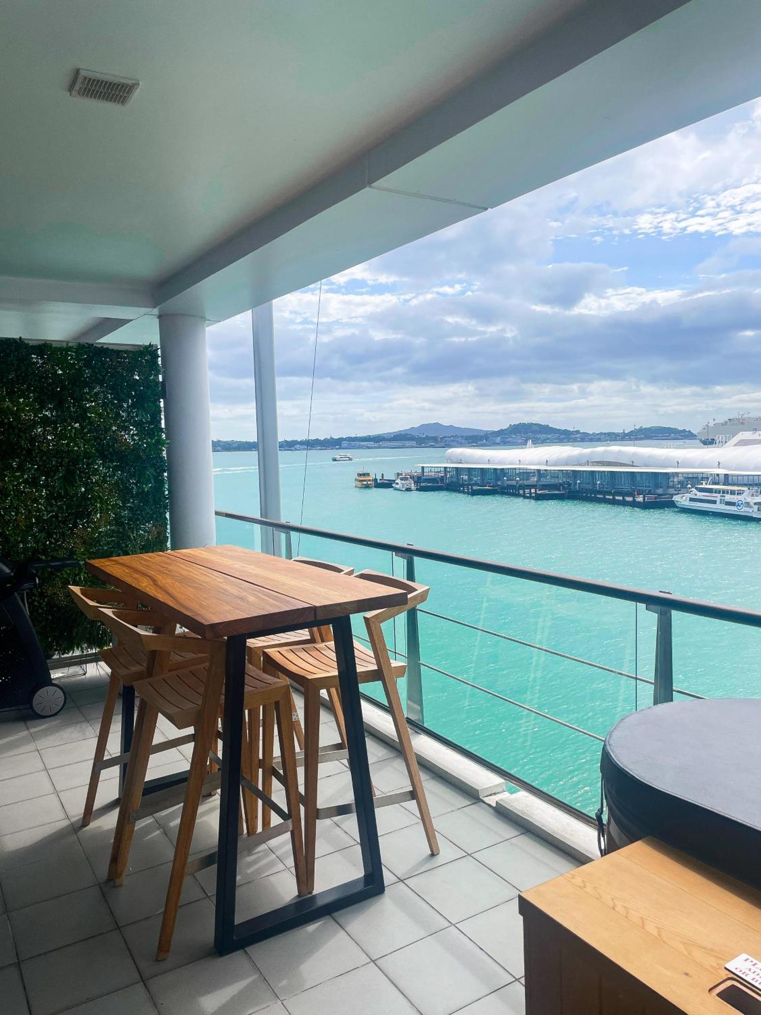 Luxury Apartment - Parking - Hot Tub - Stunning Views Auckland Eksteriør billede