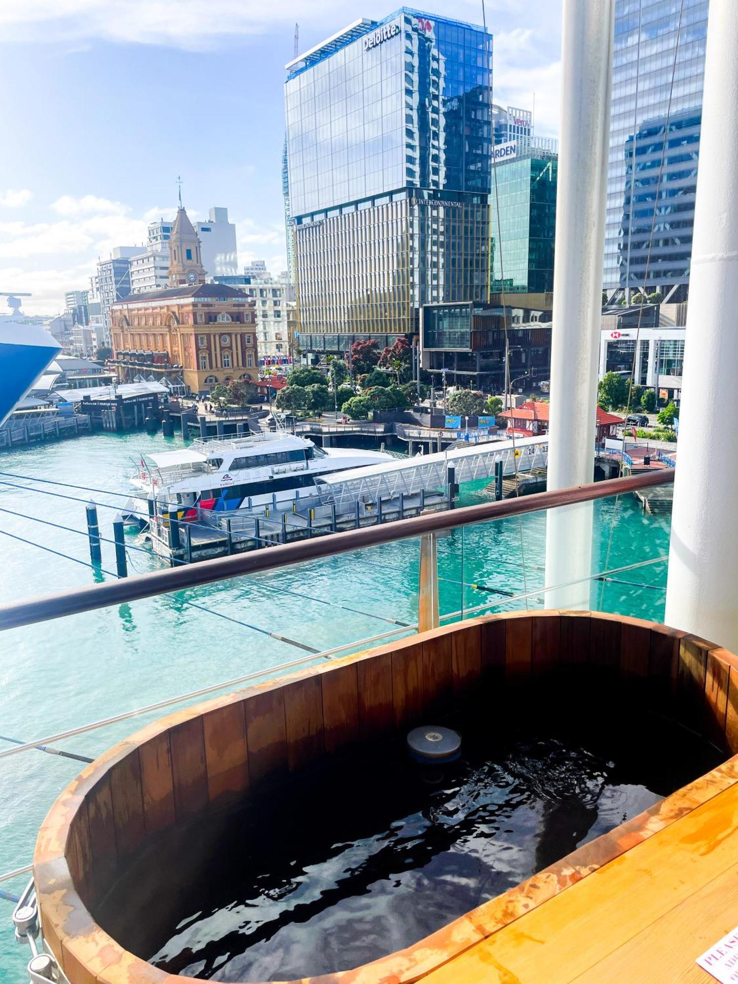 Luxury Apartment - Parking - Hot Tub - Stunning Views Auckland Eksteriør billede